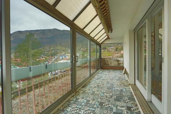 Studio Bonneville dernier étage avec véranda, vue montagne et ascenseur