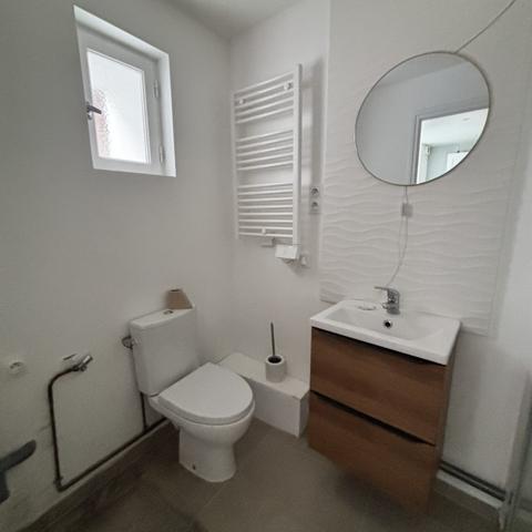 STUDIO LIBRE A VENDRE