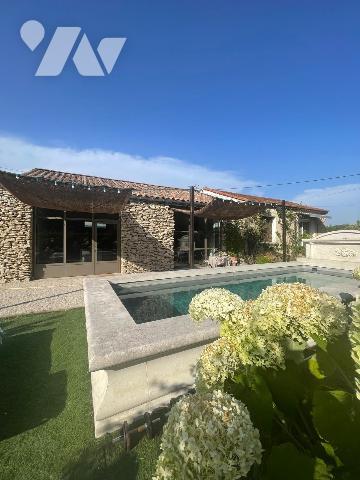 Coup de cœur  pour cette magnifique maison  idéalement située