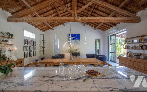 Coup de cœur  pour cette magnifique maison  idéalement située