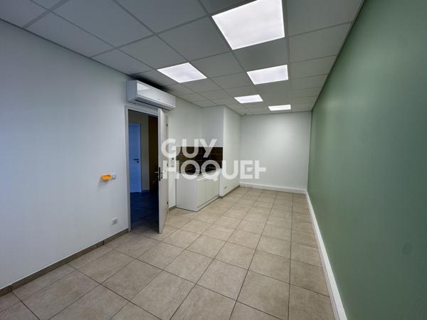Bureau 19 m² à Louer à Nivolas - vermelle