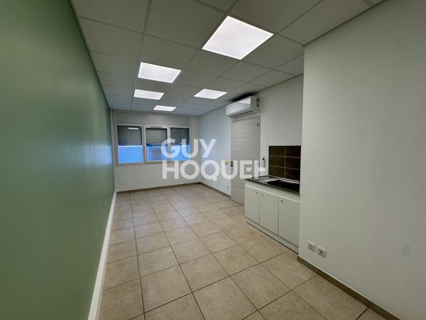 Bureau 19 m² à Louer à Nivolas - vermelle