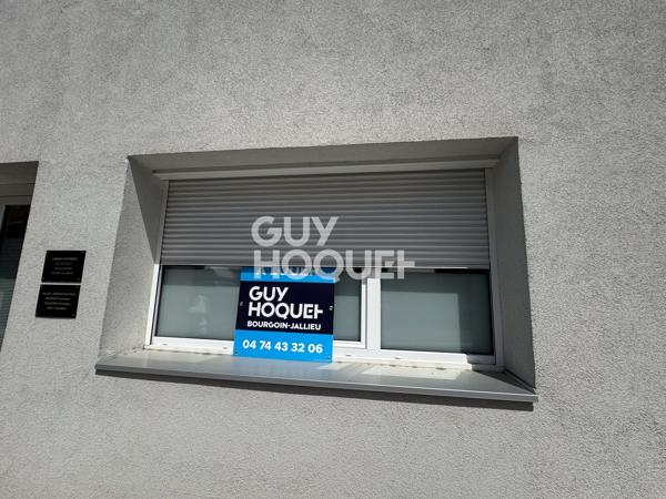 Bureau 19 m² à Louer à Nivolas - vermelle