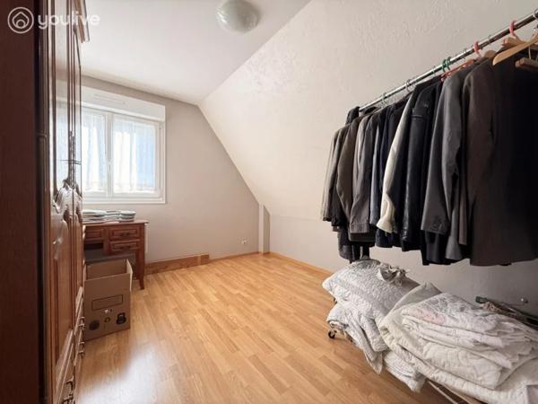4 CHAMBRES, UN JARDIN NOURRICIER ET LE LAC À PIED : LA VIE DE FAMILLE IDÉALE
