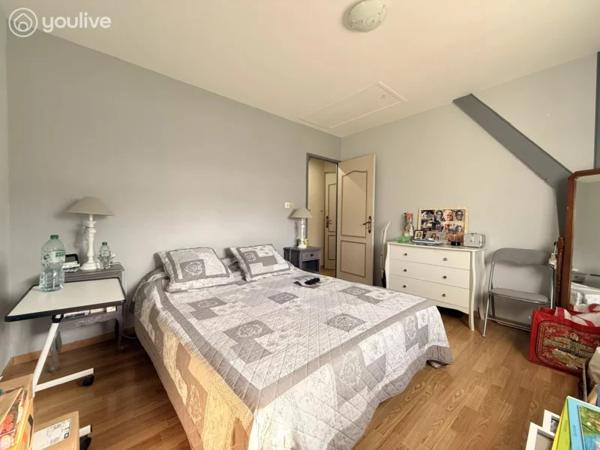 4 CHAMBRES, UN JARDIN NOURRICIER ET LE LAC À PIED : LA VIE DE FAMILLE IDÉALE