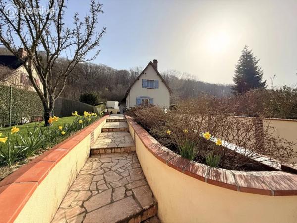 4 CHAMBRES, UN JARDIN NOURRICIER ET LE LAC À PIED : LA VIE DE FAMILLE IDÉALE