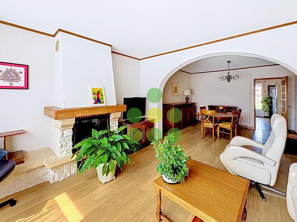 Maison
         5 pièces
        - 126 m² Exclusivité 299 000 € *