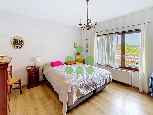 Maison
         5 pièces
        - 126 m² Exclusivité 299 000 € *