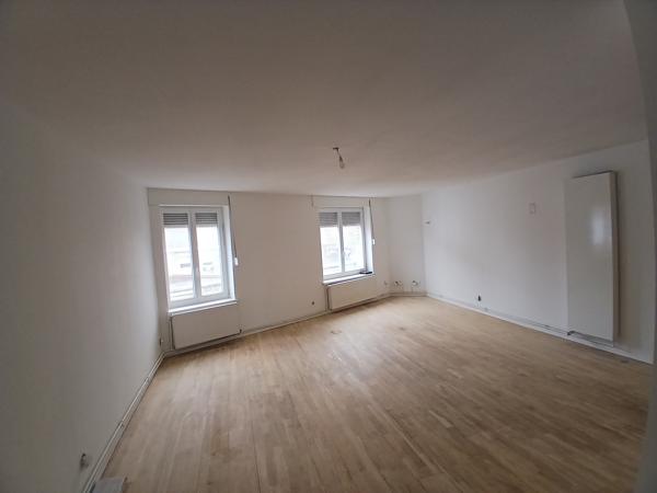 Appartement
         3 pièces
        - 82 m² 159 000 € *