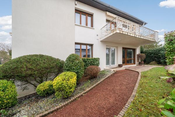 Quartier cure d'air : Maison de 195m2, 4 chambres avec garage et sous-sol