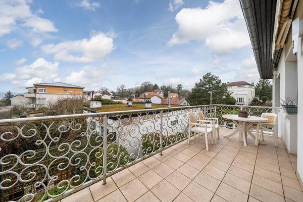 Quartier cure d'air : Maison de 195m2, 4 chambres avec garage et sous-sol