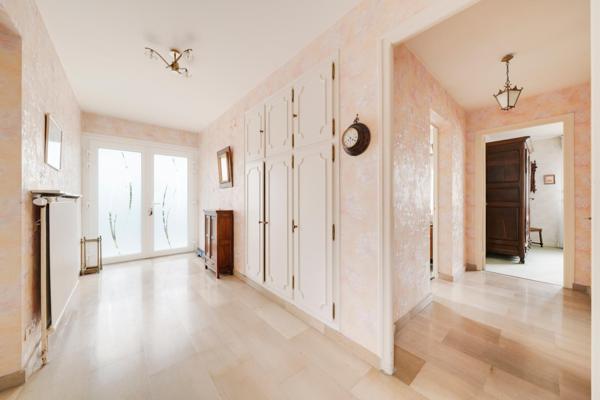 Quartier cure d'air : Maison de 195m2, 4 chambres avec garage et sous-sol