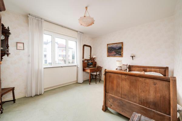 Quartier cure d'air : Maison de 195m2, 4 chambres avec garage et sous-sol