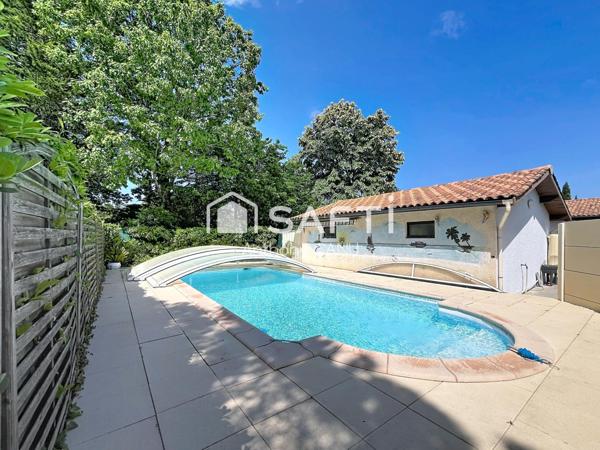 Maison familiale avec piscine à Blanquefort