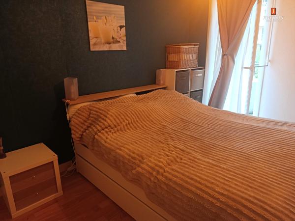 APPARTEMENT AVEC BALCON ET GARAGE - HENNEBONT COEUR DE VILLE