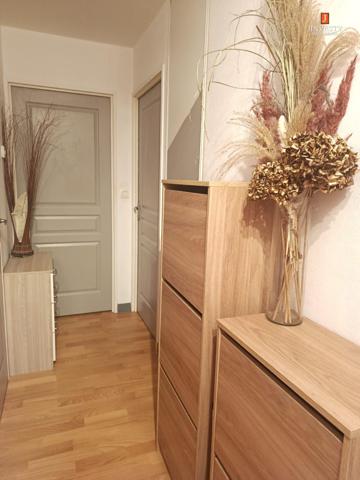 APPARTEMENT AVEC BALCON ET GARAGE - HENNEBONT COEUR DE VILLE