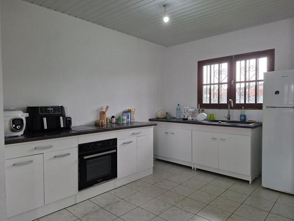 Matoury 4 pièce(s) 99 m2 + terrasse et abri voiture