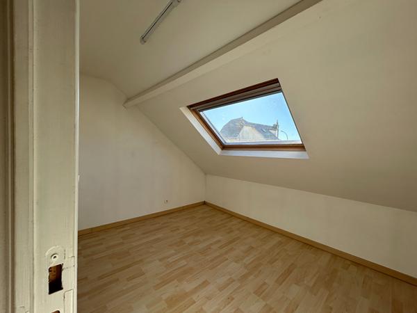 PLACE SAINTE-CECILE - MAISON DE VILLE T3