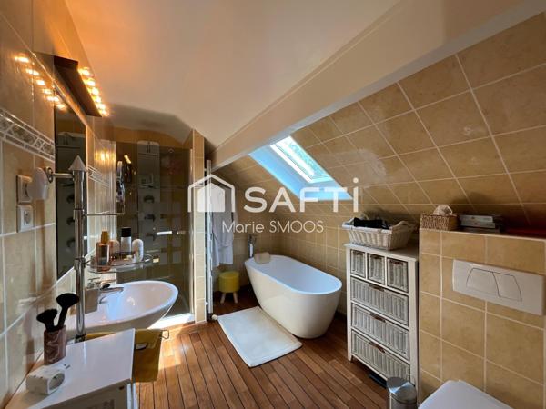 Grande maison familiale, lumineuse, proche des commodités, carte scolaire de Saint Germain en Laye