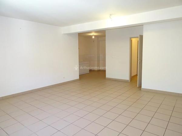 Location                                                      Appartement
                        
                     2 pièces                      64 m2                     à Saint-Jean-de-Bournay