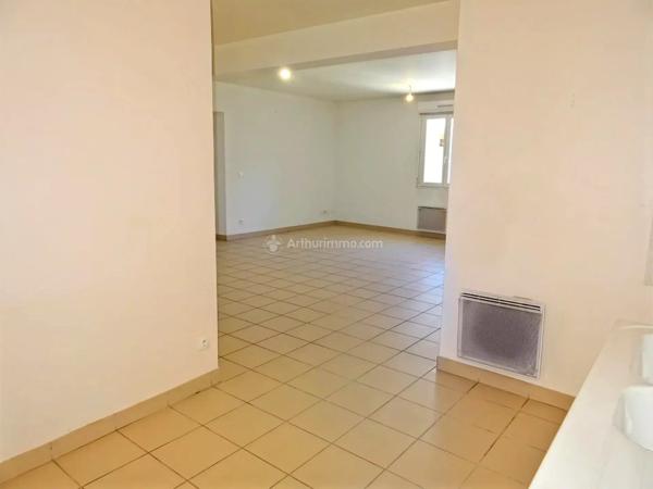 Location                                                      Appartement
                        
                     2 pièces                      64 m2                     à Saint-Jean-de-Bournay