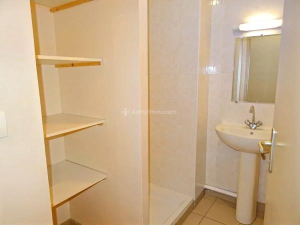 Location                                                      Appartement
                        
                     2 pièces                      64 m2                     à Saint-Jean-de-Bournay