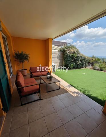 Appartement
         2 pièces
        - 37 m² 299 500 € *