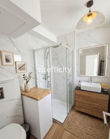 Appartement
         2 pièces
        - 37 m² 299 500 € *