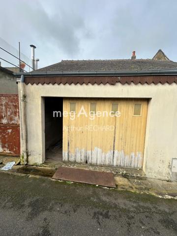 Immeuble à BALLON-SAINT MARS, 72290 - 185m²