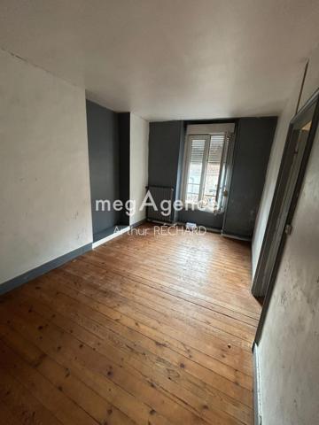 Immeuble à BALLON-SAINT MARS, 72290 - 185m²