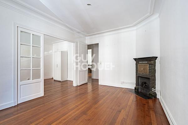 APPARTEMENT 3 PIECES DANS UN BEL IMMEUBLE ANCIEN