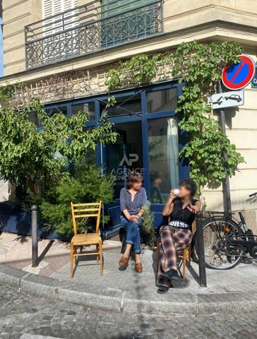 PARIS 18EME - EN EXCLUSIVITÉ - MONTMARTRE - RUE LEPIC / RUE CAUCHOIS 690 000 € **  - Référence  6643-EX-VC