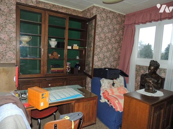 A VENDRE : PAVILLON INDIVIDUEL EN RETRAIT DE 1950 AVEC BATIMENT ANNEXE A RENOVER SUR 629M²