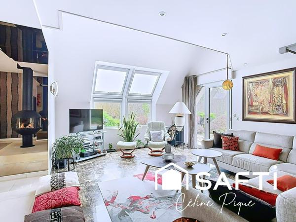 BIEN RARE SUR CAEN– MAISON FAMILIALE AVEC PISCINE DANS UN ENVIRONNEMENT EXCEPTIONNEL