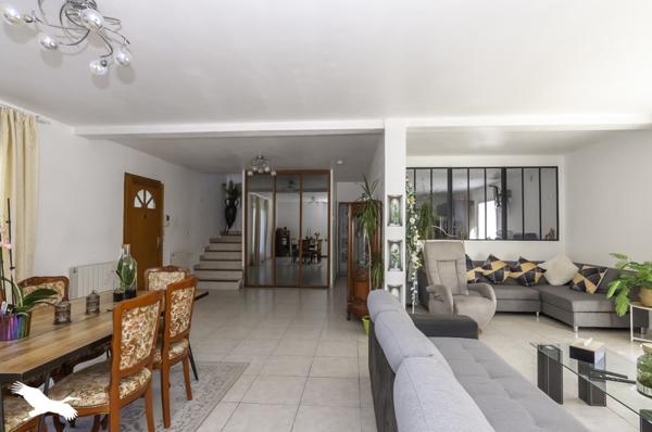 Maison à vendre |  Montbazin |  7 pièces | 195 m²