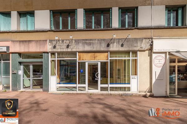 EMPLACEMENT PREMIUM - Local Commercial à Vendre, 95 m² - Tarare 69170