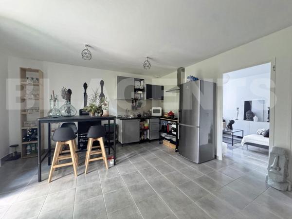 	Appartement Duplex avec Balcon et 2 places de stationnement proche gare