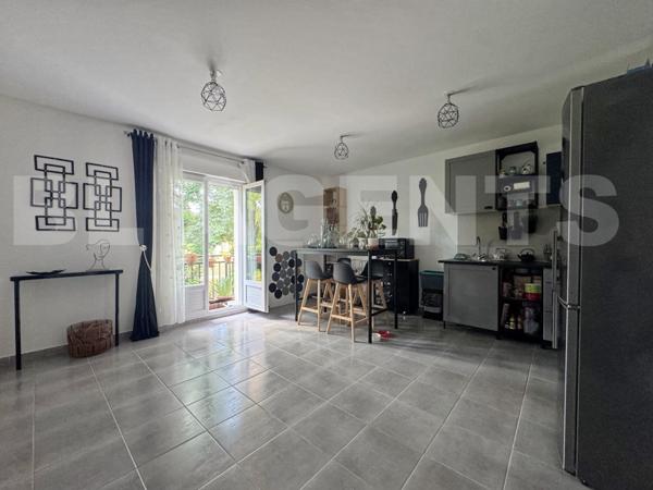 	Appartement Duplex avec Balcon et 2 places de stationnement proche gare