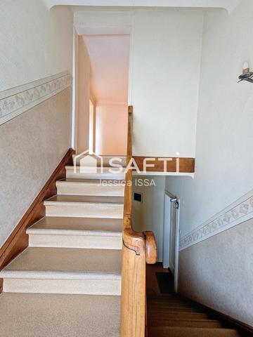 Immeuble "Café avec LICENCE IV et 5 appartements "