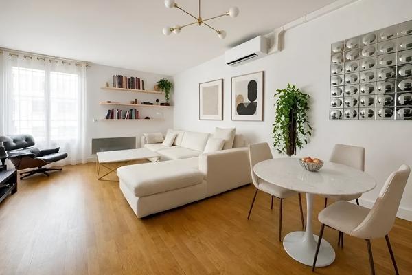 Appartement
         2 pièces
        - 60 m² 595 000 € *