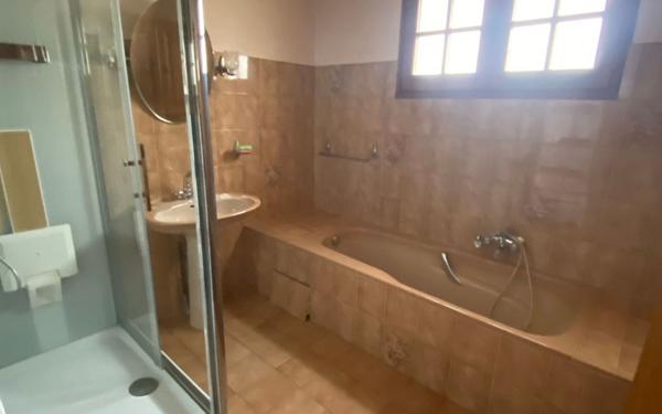 Maison à vendre    3 pièces •  Saint-Loubès