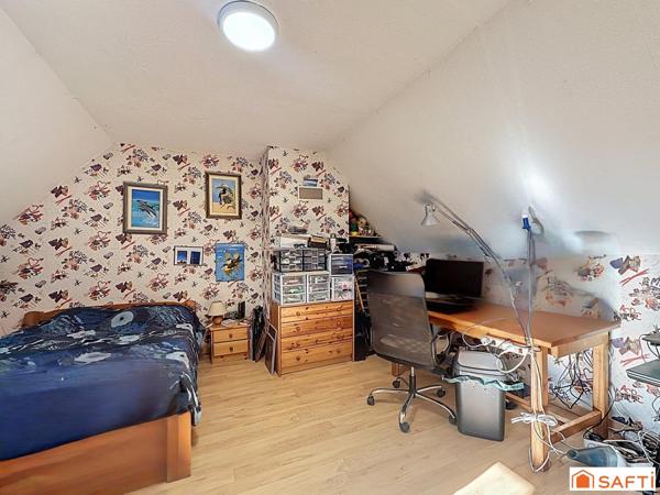 idéalement située proche commodités et gare