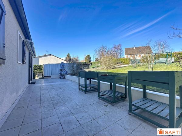 idéalement située proche commodités et gare