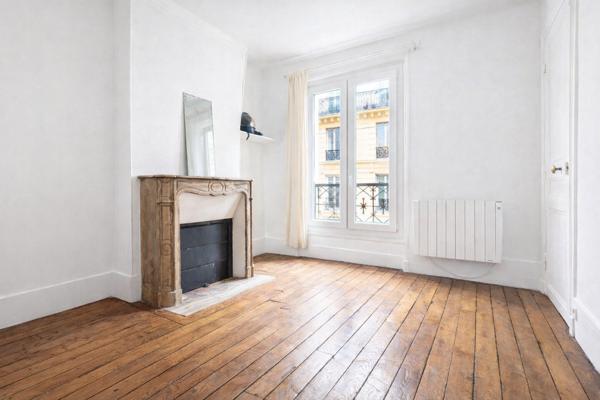Appartement 2 pièces plein de potentiel – 10e arrondissement, Paris