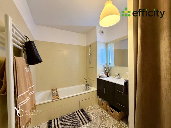 Appartement 5 pièces - 151 m² Exclusivité efficity