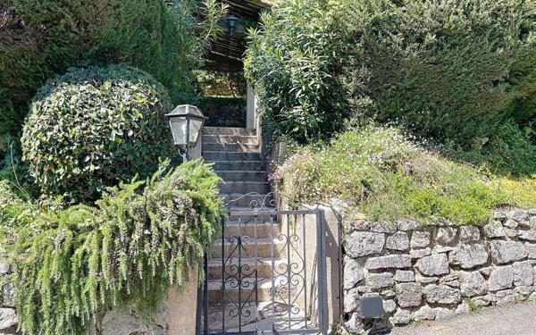 Appartement à vendre    5 pièces • 126,36 m2 Mougins