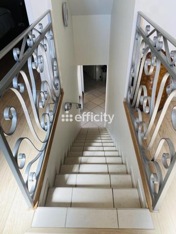 Maison
         7 pièces
        - 184 m² Bien prestige
