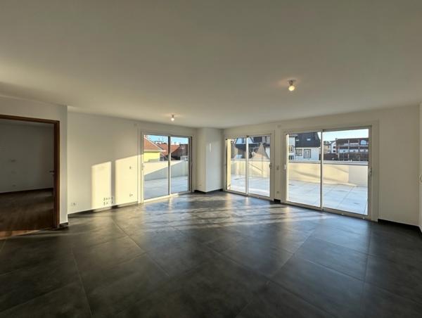À vendre – Appartement T4 en attique de 100,20 m² avec vaste terrasse de 125,90 m² à La Roche-sur-Foron (74)