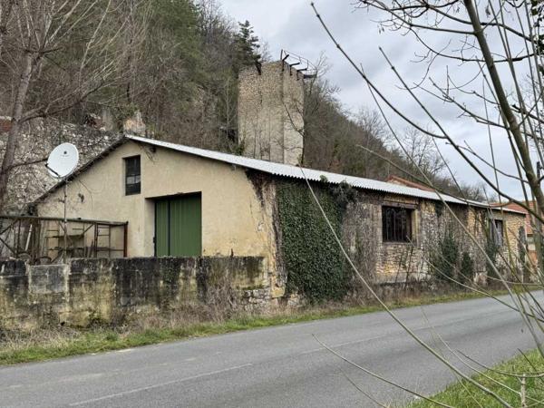 Grange - Saint-cyprien Hangar de plus de 330 m2 idéal pour une activité professionnelle