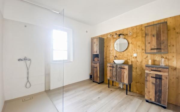 Maison à vendre    8 pièces •  Monbéqui